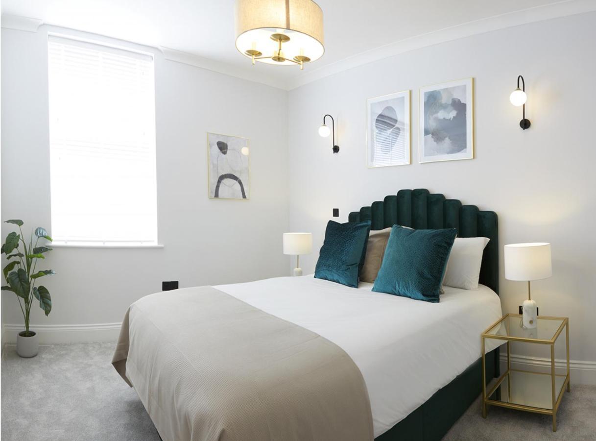 The Salisbury - Luxury Apartments By Stay In Скарбъро Екстериор снимка