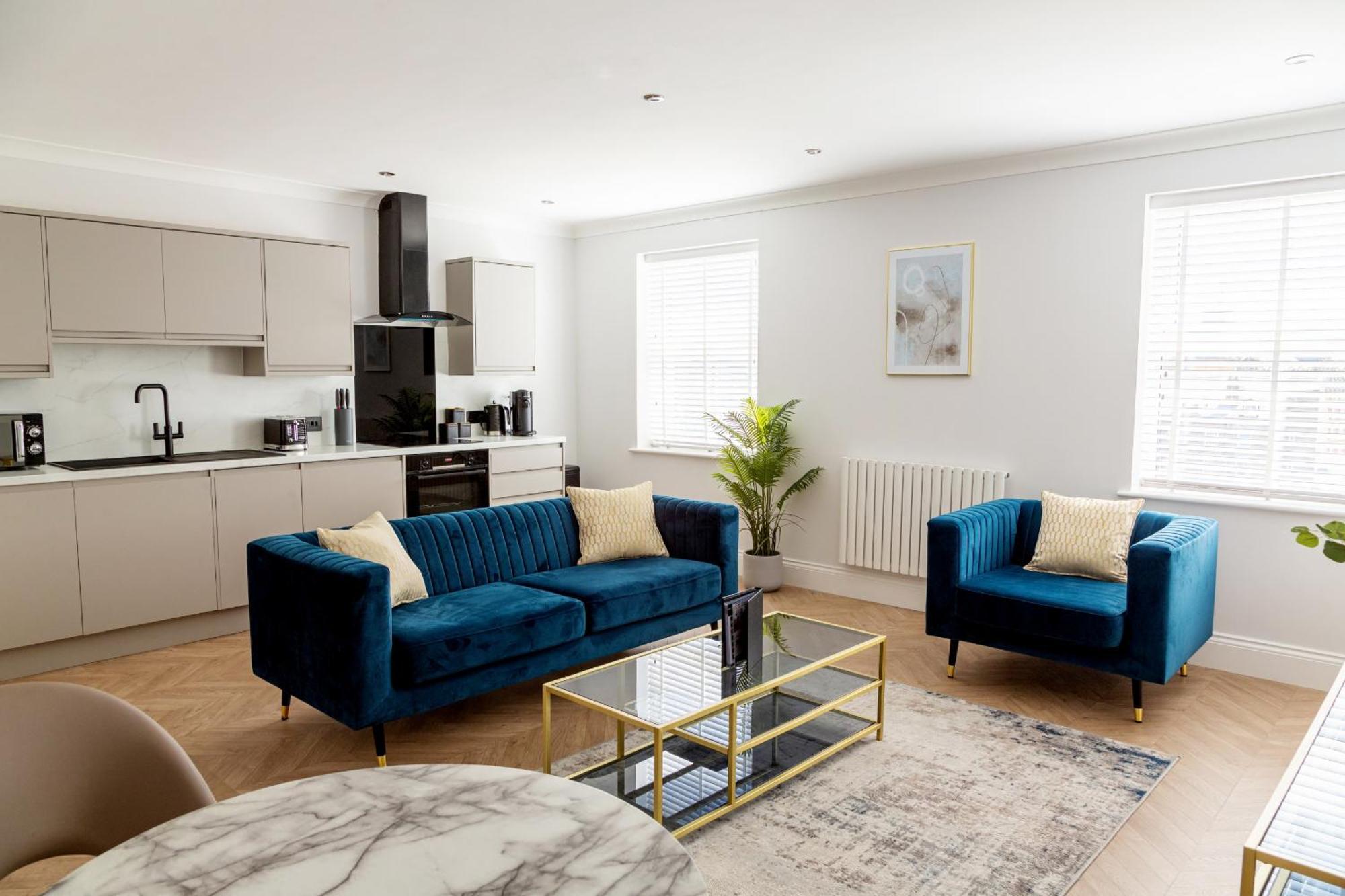 The Salisbury - Luxury Apartments By Stay In Скарбъро Екстериор снимка