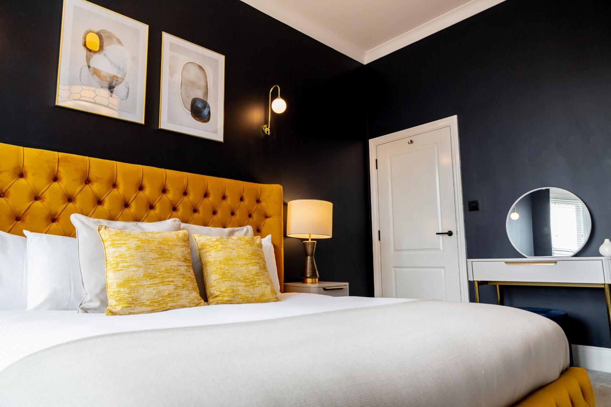 The Salisbury - Luxury Apartments By Stay In Скарбъро Екстериор снимка